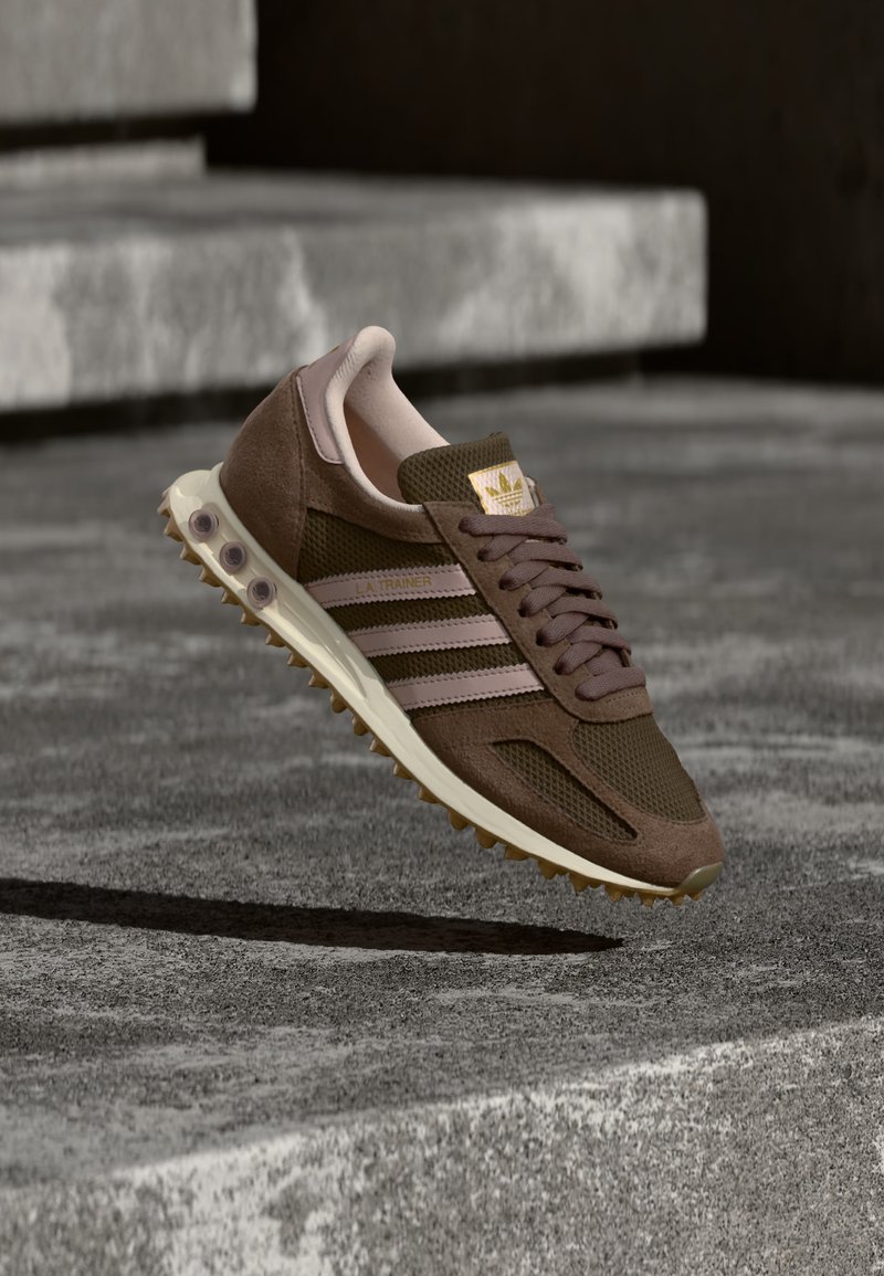 adidas Originals LA earth strata/vapour grey metallic/off white/brown