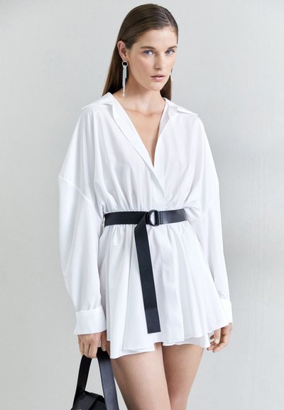 Norma Kamali SUPER OVERSIZED FLARED MINI DRESS - Φόρεμα πουκάμισο - snow white