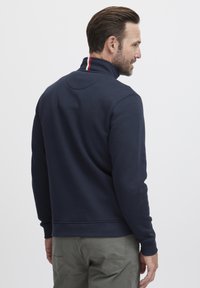 FQ1924 FQWILLIAM - Sudadera - salute