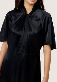 Soaked in Luxury Maxi dress - black