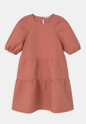 NKFHALAST - Vestido informal - desert sand