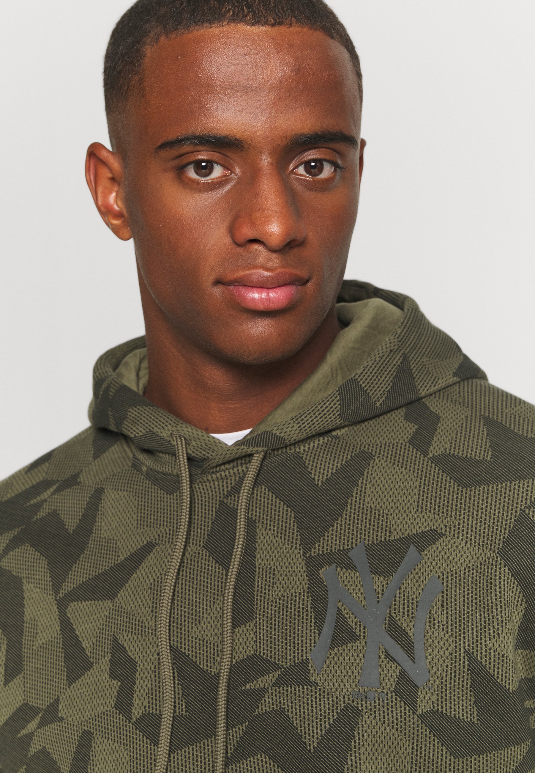 Homme MLB NEW YORK YANKEES GEOMETRIC CAMO HOODY - Sweatshirt Homme MLB NEW YORK YANKEES GEOMETRIC CAMO HOODY - Sweatshirt