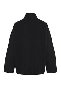 Pull en tricot noir avec un col montant, des poignets et un ourlet côtelés. Dispose d'une coupe décontractée et d'épaules sans coutures, mettant en avant la chaleur et le confort.
