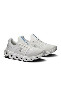 On CLOUDSWIFT 4 AD - Trainers - white   white