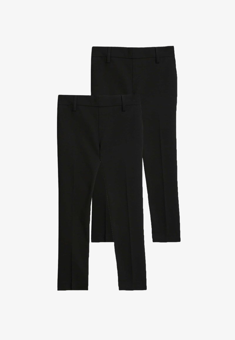 Dvě dvojice černých ušitých kalhot naskládané na sobě, s poutky na opasek a předními švy, na bílém pozadí.