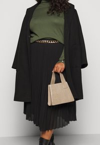 Vero Moda Curve Trui - black