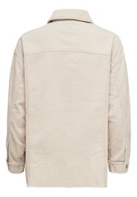 Veste beige en velours côtelé avec un col à revers, des manches longues et une coupe droite ; présente des stries subtiles et des détails cousus sur les coutures.