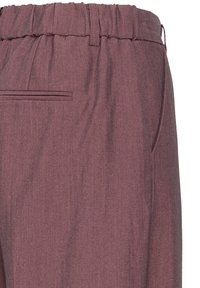 Pantaloni bordeaux con vita elastica, tasca laterale con una finitura elegante e un tessuto morbido e strutturato.