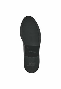Suela de zapato de cuero negro con un acabado suave y patrones de agarre texturizados. Presenta un logotipo en relieve y etiqueta de tamaño en la parte inferior.