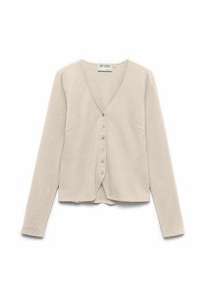 Cardigan beige à manches longues avec col en V, six boutons sur le devant et un ourlet légèrement raccourci, présenté à plat sur un fond blanc.