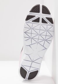 Nike Performance Zapatillas de entrenamiento - pink