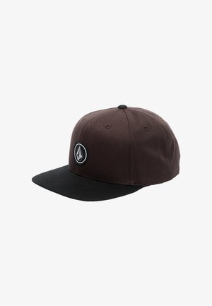 Casquette de baseball marron et noire à visière plate avec un logo géométrique rond noir et blanc sur le panneau avant.
