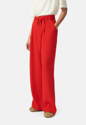 WIDE BELTED - Stoffhose - vermilion red