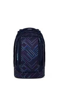 Sac à dos marine avec des motifs géométriques en violet et bleu. Fabriqué à partir de tissu durable, il dispose de bretelles rembourrées et d'une poignée supérieure.