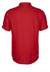 Rood linnen shirt met korte mouwen en een gebogen zoom, met knoopmouwen en een kraag. Heeft een gestructureerd oppervlak en een subtiele achterkant met een yoke-detail.