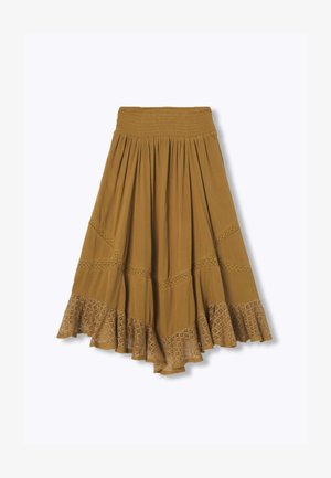 Jupe midi marron avec ceinture smockée, tissu froncé, bordure en dentelle diagonale et ourlet à volants en dentelle sur fond blanc.