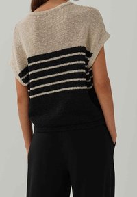 someday. Stickad tröja - black