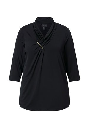 Top negro de manga larga con un diseño de frente drapeado, que presenta un acento dorado y un cuello chal. Textura suave, ajuste casual.