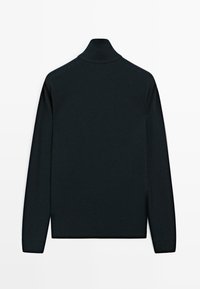 Zwarte, lange mouwen pullover met een hoge kraag. Gladde textuur, eenvoudig ontwerp. Geen zichtbare patronen of hardware-details.