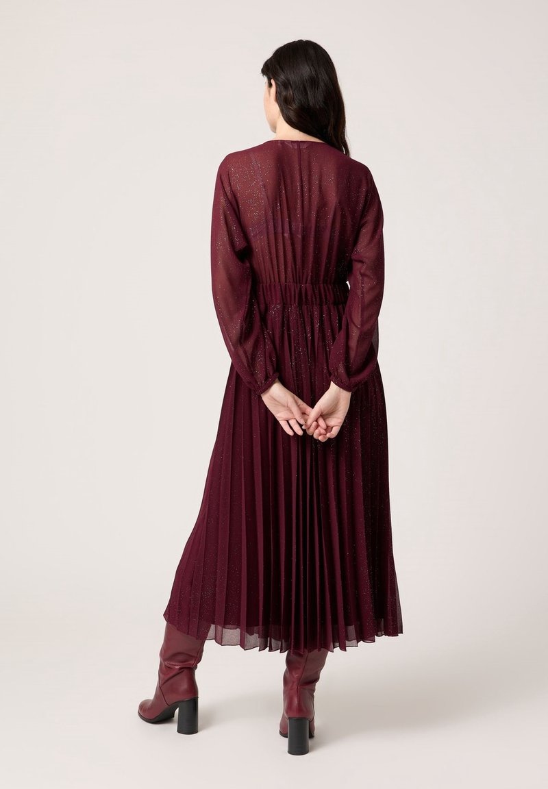 Robe De Bal Naf Naf En Soie Rouge - Taille 38, Longue, Sans Manches - Neuf Avec étiquettes