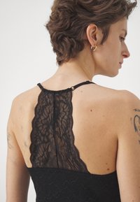 Rosemunde Topp - black