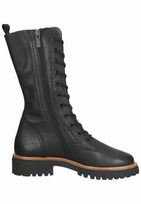 Bota de cuero negro hasta la rodilla con un acabado texturizado, cordones frontales, cremallera lateral y una suela robusta y gruesa con dibujo visible.