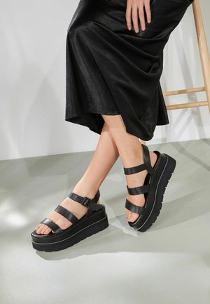 REGULAR FIT - Platform szandálok - black