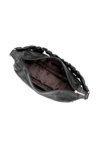 Czarna skórzana torebka z teksturowanym wykończeniem, marszczonym paskiem i zamknięciem na zamek. Wnętrze wykończone jest gładką brązową podszewką.