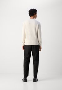Marc O'Polo CREW NECK STRUCTURED WITH TIPPING - Strickpullover - gray silk