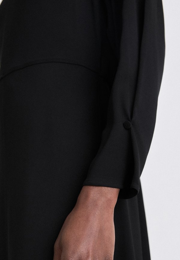 DIESHA - Jersey dress3