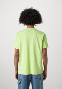 Oakley RELAX TEE 2.0 - Basic T-shirt - light green