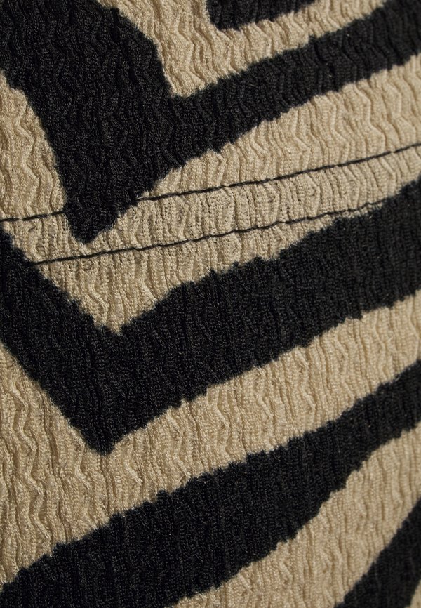 OLMKENYA FLARED PANTS - Trousers - trench coat3