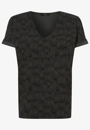 Schwarzes T-Shirt mit V-Ausschnitt und kurzen Ärmeln, das ein strukturiertes Muster aus vertikalen Streifen aufweist. Weicher Stoff mit lockerem Schnitt.