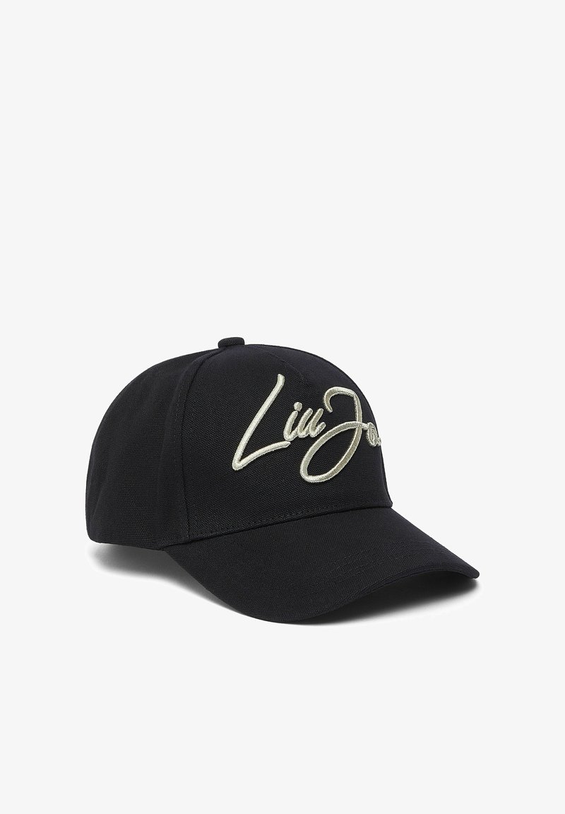 Casquette de baseball noire avec texte en cursive blanche brodé sur le panneau avant, indiquant "Liu Jo"