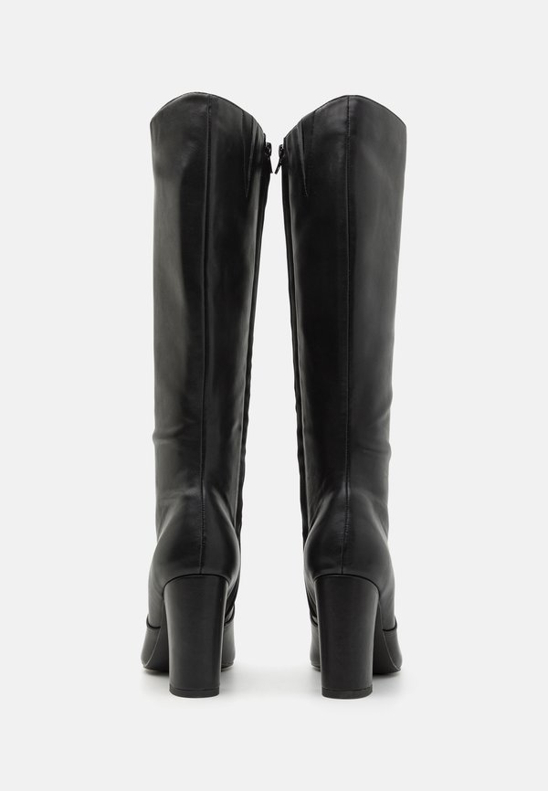 High heeled boots2
