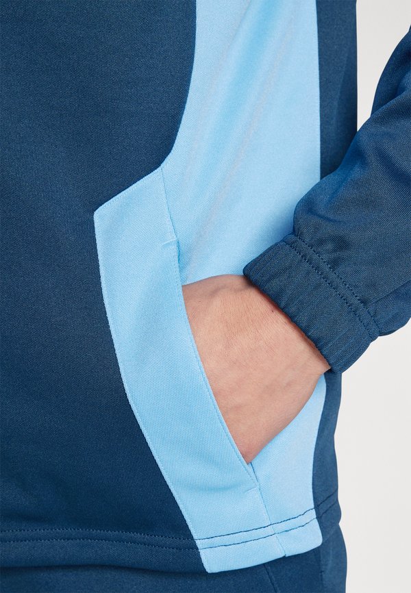 MANCHESTER CITY - Club wear2