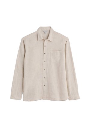 Camisa de lino en beige claro, de mangas largas, con cuello de punto, cierre frontal con botones, bolsillo en el pecho y una sutil textura en la tela.