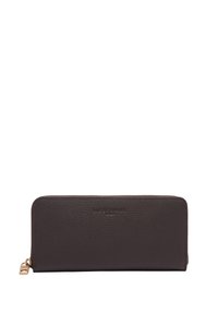 Portfel z ciemnobrązowej skóry o teksturowanej powierzchni. Posiada złoty zamek błyskawiczny i tłoczone logo. Prostokątny kształt z zamknięciem na zamek błyskawiczny wokół.