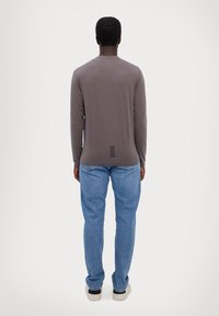 EA7 Emporio Armani TRAIN CORE TEE - Majica z dolgimi rokavi - volcanic glass