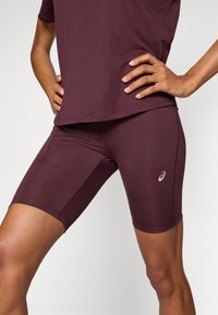 ASICS ROAD HIGH WAIST SPRINTER - Trikoot - dark currant