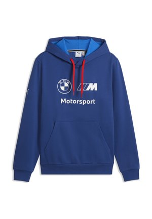 Niebieska bluza z kapturem BMW Motorsport z czerwonymi sznurkami, kieszenią kangura z przodu i białym logo Puma na lewym rękawie.