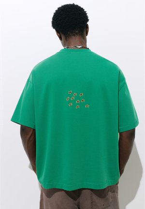 PULL&BEAR, STWD STAR - T-SHIRT - T-shirt basique - green