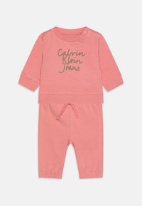 Nepasirinkta, brandied apricot