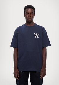 DOUBLE A BY W.W. NOT TO BE TRUSTED UNISEX - Print T-shirt - dark navy