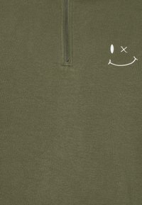 Clean Cut Copenhagen PATRICK HALF-ZIP  - Felpa - army green