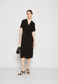 Vero Moda VMVICA - Skjortklänning - black solid