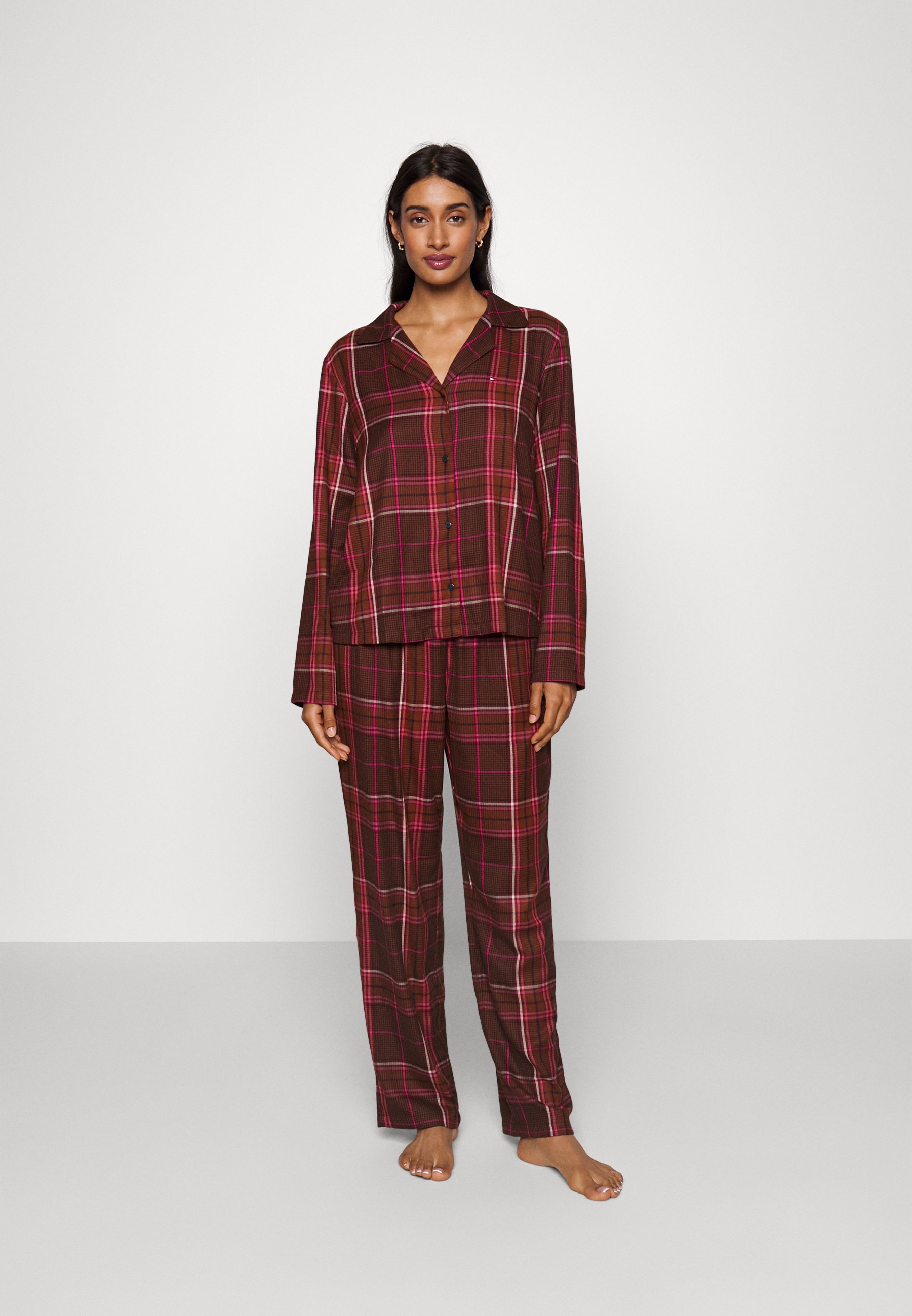 red tommy hilfiger set