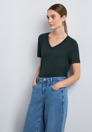 Street One MIT V-AUSSCHNITT - T-shirt basic - grün