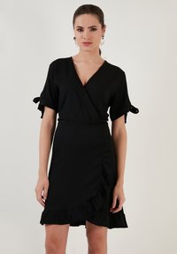 Unselected, black