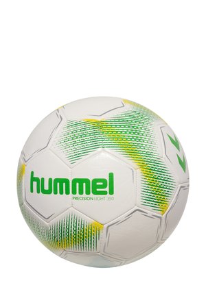 Hvid fodbold med hexagonale paneler, grønne og gule grafiske accenter samt "hummel" branding. Lavet af syntetisk materiale, glat tekstur.